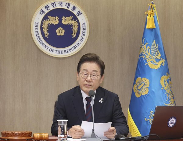 正规配资公司排名 上任仅5天，李在明政府一高官因涉争议辞职
